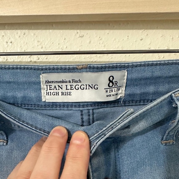 Abercrombie & Fitch High Rise Jean Legging Light/Medium Wash Size 8R/W29 - Picture 2 of 10